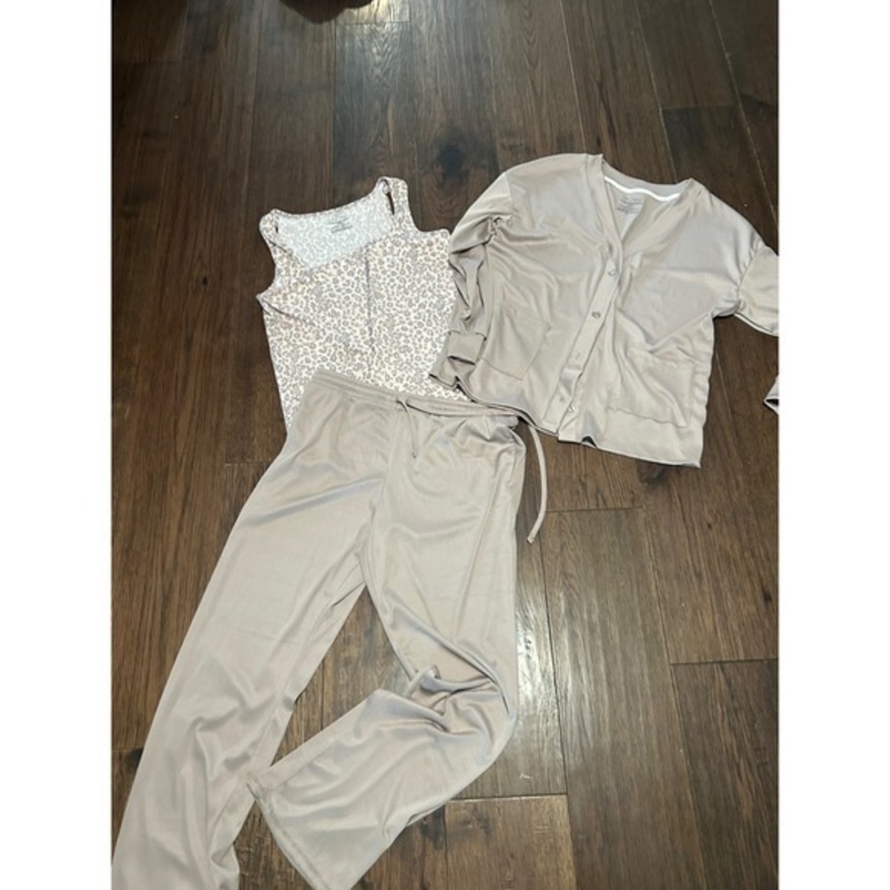 Live 2 Lounge Womens 3 Piece Pajama Set Tan Ribbed Cardigan Pants Leopard Tank M - Picture 2 of 5